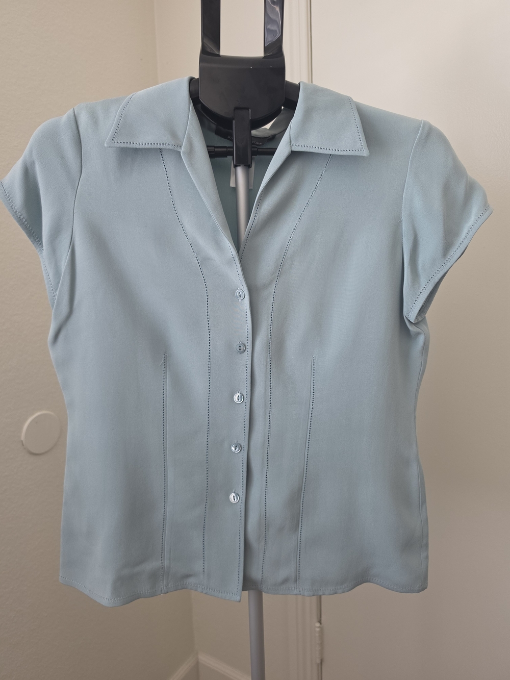 Jones New York Light Blue Short-Sleeve Button Front Blouse